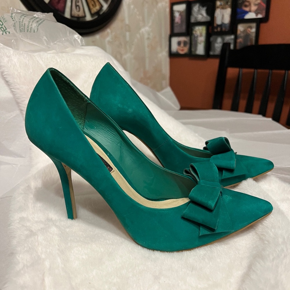 Steven by Steve Madden Emerald Green Suede Pump size 10